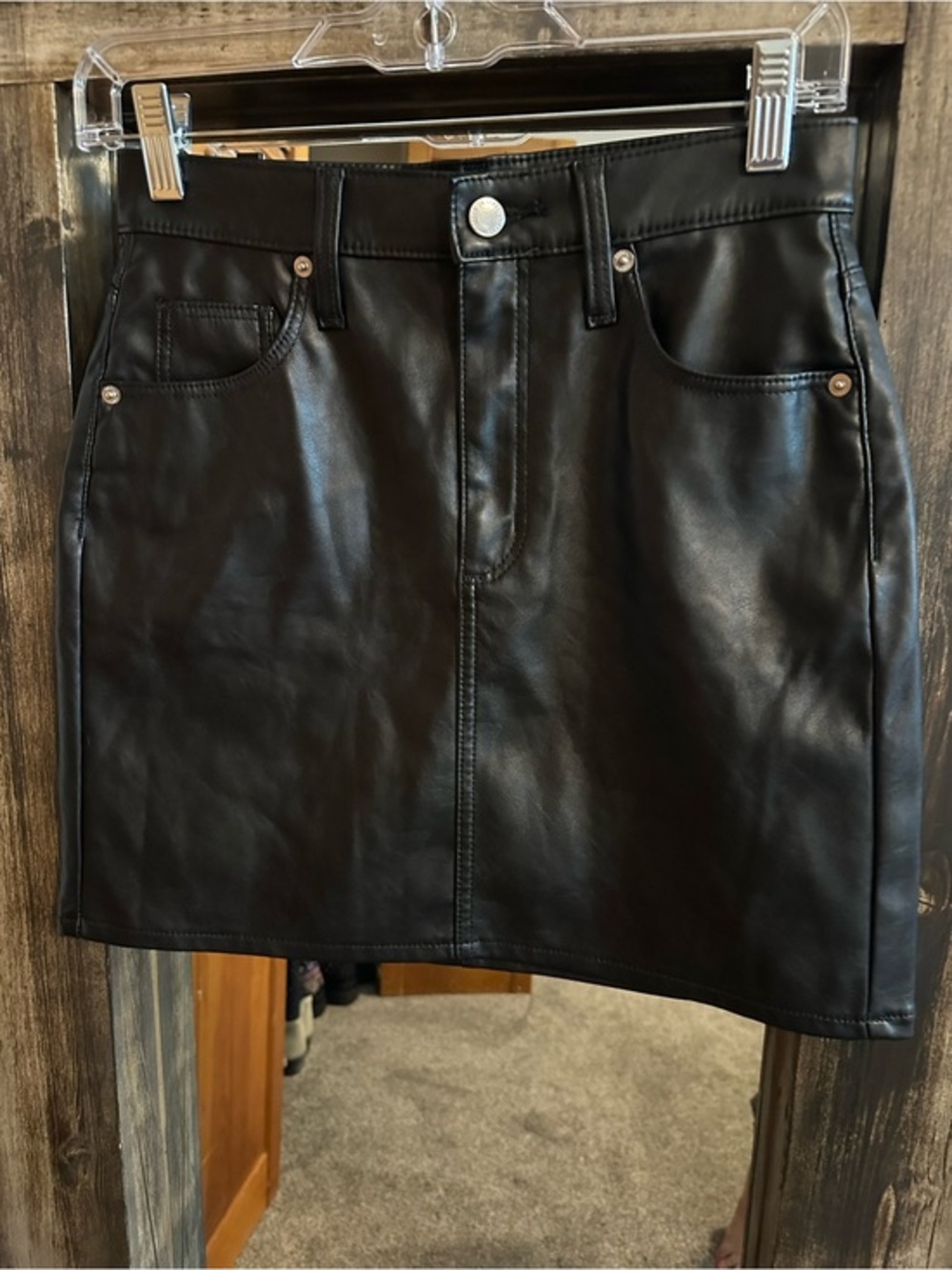 Universal Thread Black Faux Leather Mini Skirt Womens Size 2 High Rise edgy
